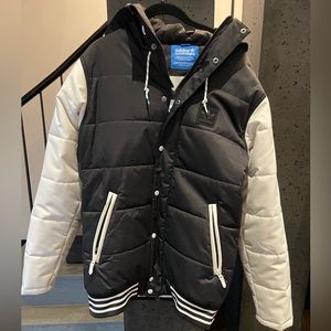 Adidas Mens Snowboarding Jacket. Size S